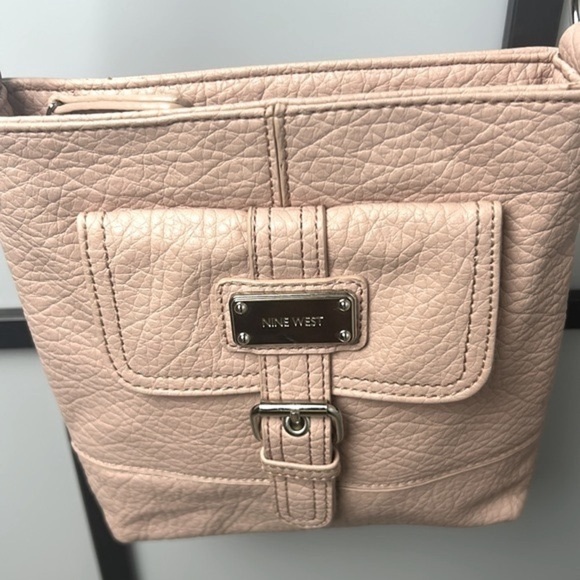 Preloved Nine West Textured Crossbody Adjustable Strap Bag Colour Shade of Peach - Picture 4 of 17